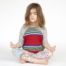 barn i yogaställning, Barnyoga