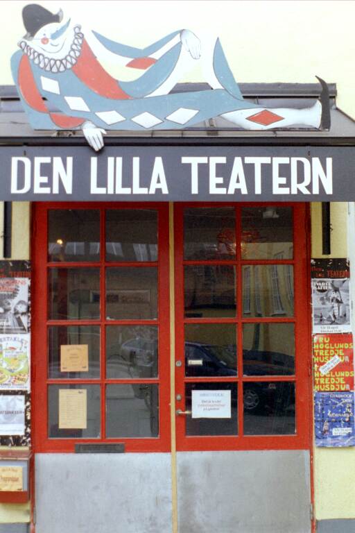 Ingången till Den Lilla teatern Uppsala