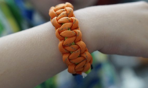 Armband i paracord