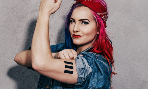 Linnéa Claeson föreläser på Grand (dekorativ porträttbild)