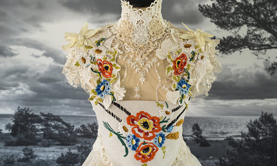 Fanny och Alexander | Bergman Moods på Upplandsmuseet (dekorativ bild av scenkostym av Nina Sandström)