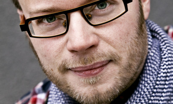 Träffa en författare - Johan Rundberg (dekorativ porträttbild)