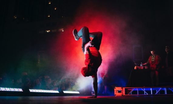 Dansa Streetdance på höstlovet i Storvreta (dekorativ bild)
