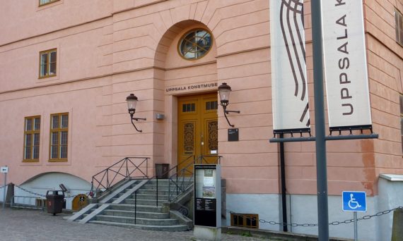 Ett skaparuniversum (dekorativ bild av Uppsala Konstmuseums entré)