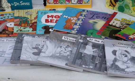 Bilderbokssläpp på Björklingebiblioteket