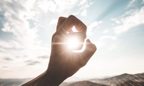 Vad händer när solen dör? - Stjärnguidning för vuxna och ungdomar (dekorativ bild av sol)