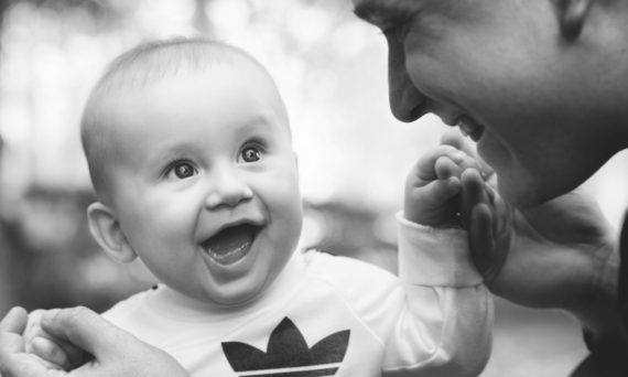 Lär dig om språkutveckling hos små barn på Knivsta bibliotek (dekorativ bild)