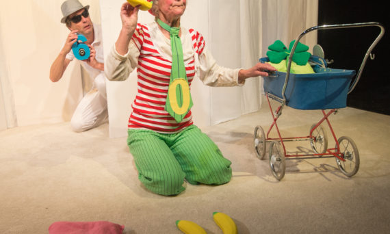 Lilla Nollan och (bild från föreställning, dekorativ bild)