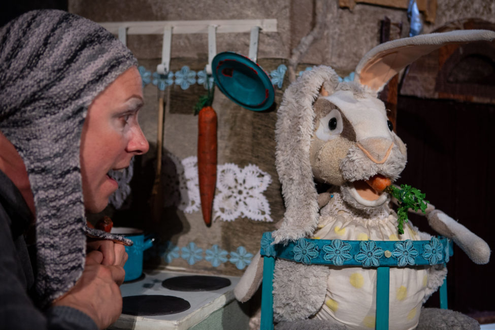 Min lillasyster Kanin (dekorativ bild från pjäsen)