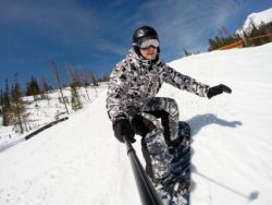Skidåkning Skattmansöbacken (dekorativ bild på snowboardåkare)