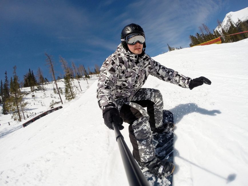 Skidåkning Skattmansöbacken (dekorativ bild på snowboardåkare)