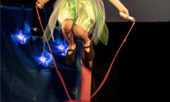 Cirkusskola med Uppsala Ungdomscirkus (dekorativ bild)