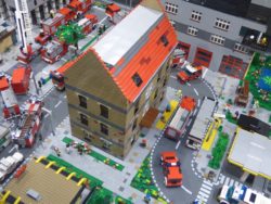 bygg med lego, Olov Wingård (dekorativ bild på legostad)
