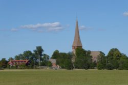 Midsommarfirande på Vaksala kyrkcentrum 2019 (dekorativ bild)