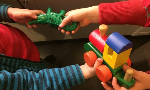 Höstlovsöppet med leksaksbyte (dekorativ bild)