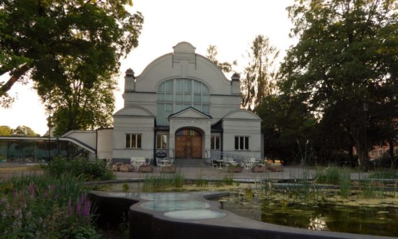 Upplands rovdjur, Biotopia (dekorativ bild av Biotopia)