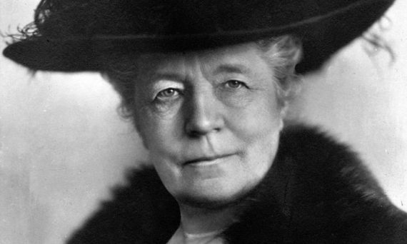 Föredrag: Selma Lagerlöf | Bror Hjorts Hus (dekorativt porträtt av Selma Lagerlöf taget 1922)