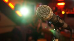 stand-up (dekorativt foto)