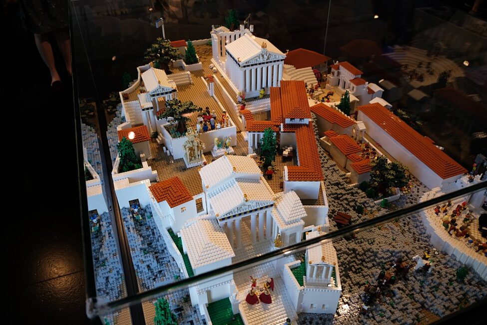 Lego - bygg, skapa och lär - Fyrisgården (dekorativ bild)
