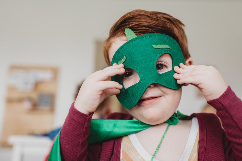Halloweenpyssel och mysterier med bibliotekscykeln Hjulia